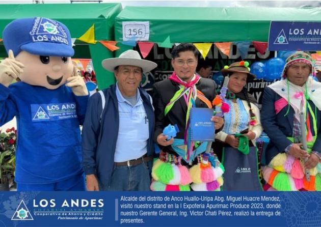 Alcalde del distrito de Anco Huallo-Uripa Abg. Miguel Huacre Mendez, visitó nuestro stand en la I Expoferia Apurímac Produce 2023.