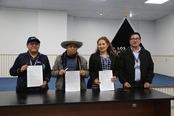La Cooperativa de Ahorro y Crédito Los Andes, realizó la firma de convenio de cooperación interinstitucional con el Centro de Educación Técnica Productiva CAPCI